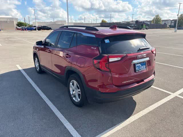 Used 2024 GMC Terrain SLE w/ Driver Convenience Package FWD image 3