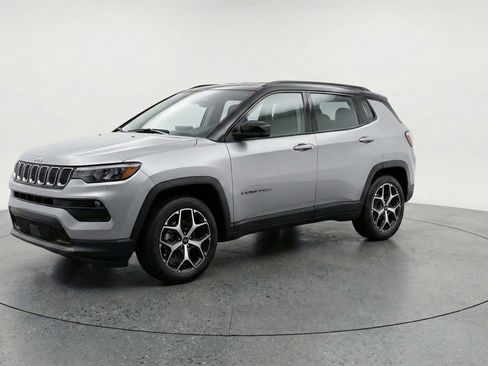 Used 2025 Jeep Compass Limited image 3