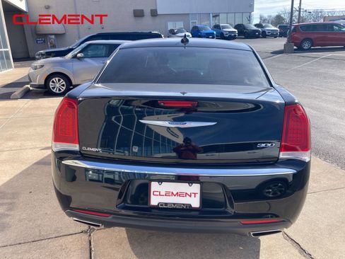 Used 2021 Chrysler 300 Touring image 6