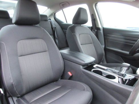 Used 2024 Nissan Altima 2.5 SV image 22