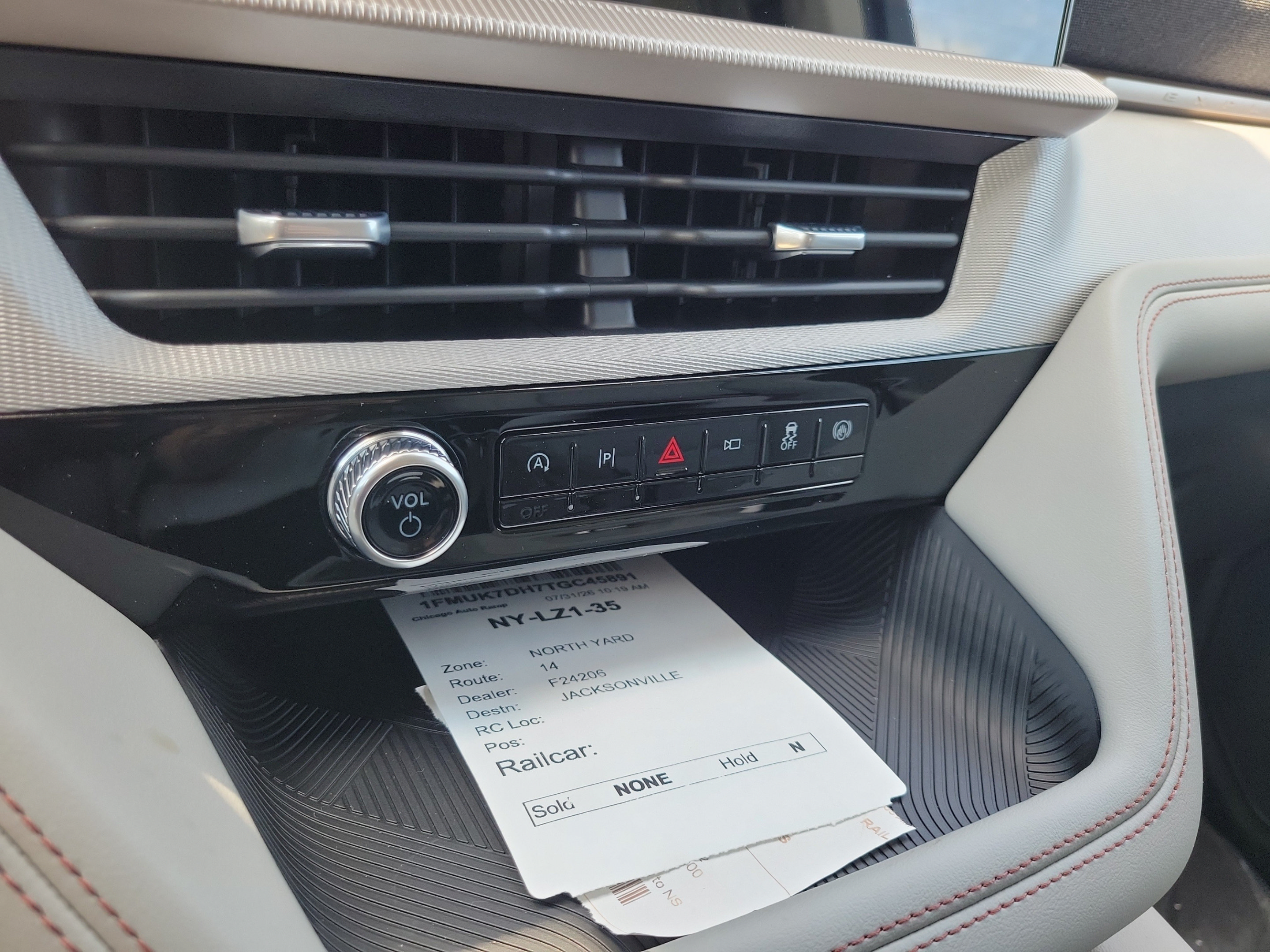 New 2026 Ford Explorer Active w/ Active Comfort Package RWD image 26