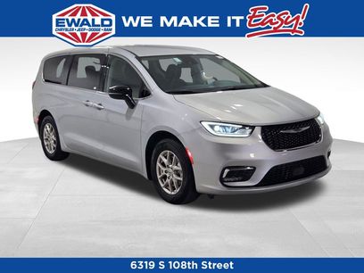 Certified 2024 Chrysler Pacifica Touring-L