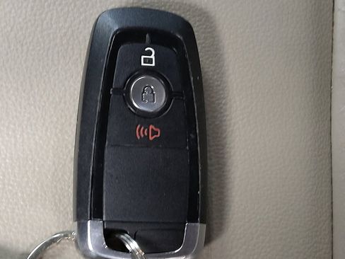 Used 2018 Ford EcoSport Titanium image 32