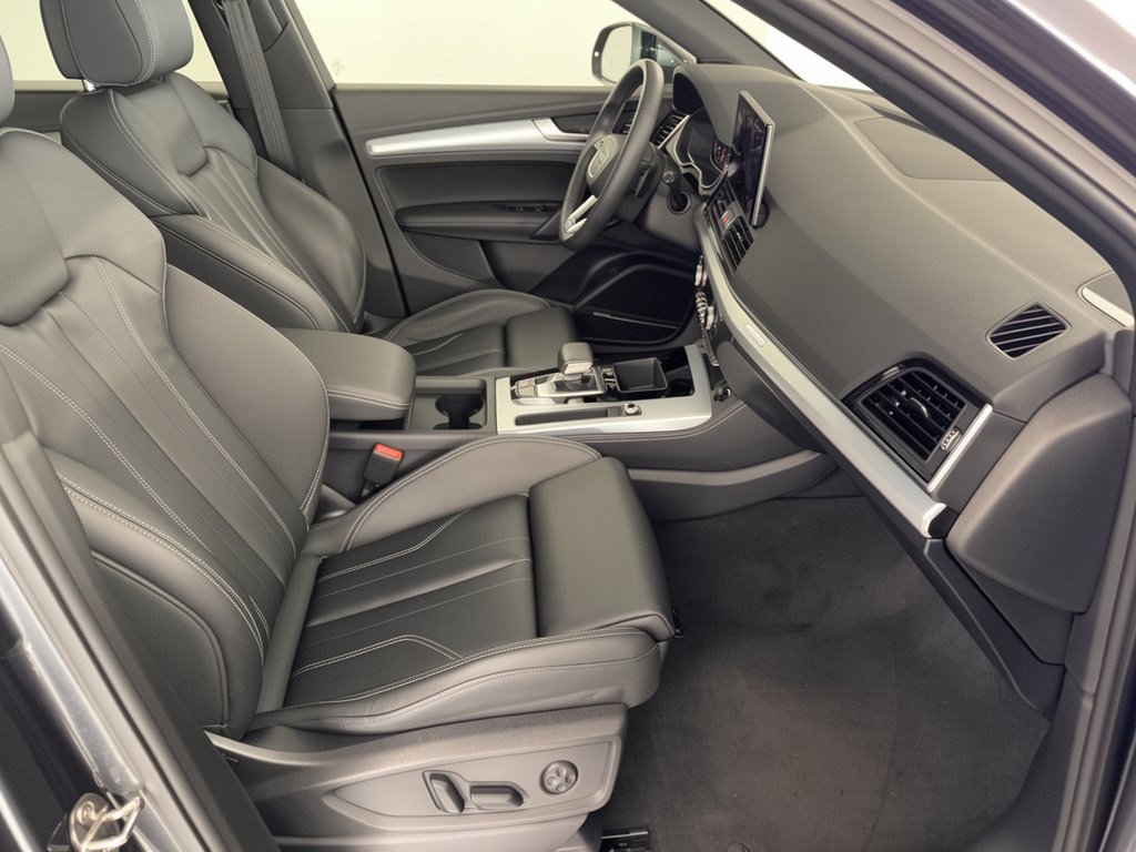 Used 2024 Audi Q5 2.0T Premium Plus w/ Premium Plus Package AWD/4WD image 30