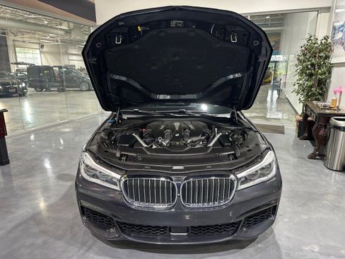 Used 2018 BMW 750i RWD image 23