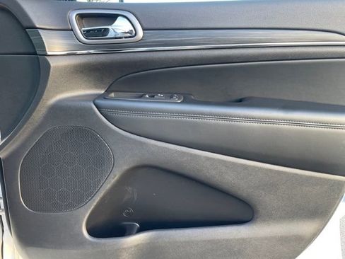 Used 2021 Jeep Grand Cherokee Limited X image 29