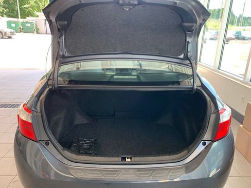 Used 2016 Toyota Corolla LE FWD image 14