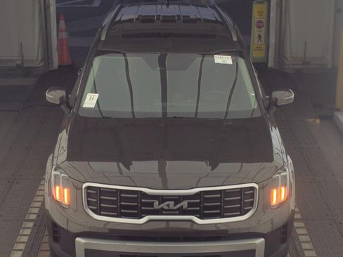 Used 2024 Kia Telluride S w/ S Sunroof Package FWD image 3