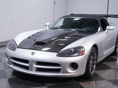 Used 2005 Dodge Viper SRT-10 image 16