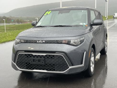 Used 2024 Kia Soul LX w/ Option Group 015 FWD image 8
