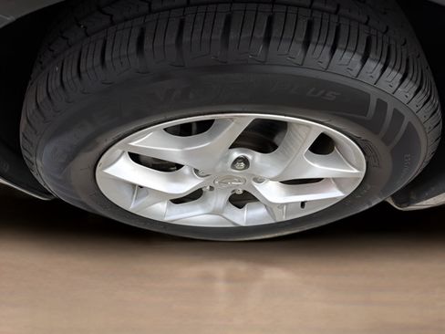 Used 2018 Chrysler Pacifica Touring-L Plus w/ Advanced Safetytec Group FWD image 8