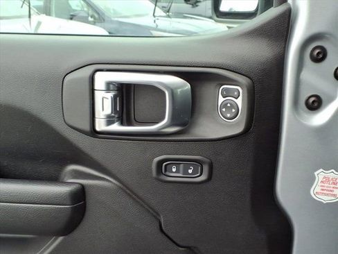 Used 2023 Jeep Gladiator Sport image 22