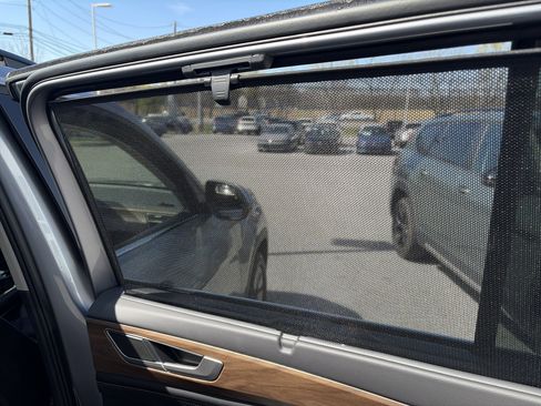 Certified 2024 Volkswagen Atlas SE image 29