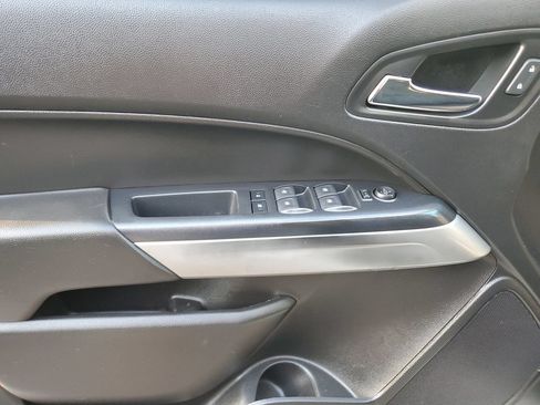 Used 2020 Chevrolet Colorado LT RWD image 17