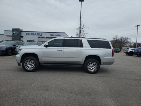 Used 2015 Chevrolet Suburban LT w/ Luxury Package image 5