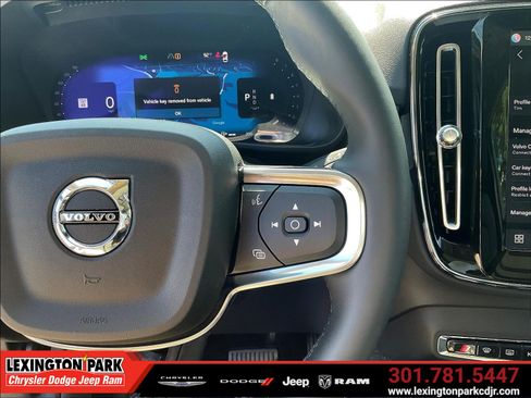 Used 2023 Volvo XC40 B5 Ultimate w/ Climate Package AWD/4WD image 12