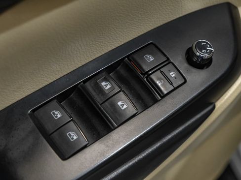 Used 2018 Toyota Highlander XLE FWD image 42