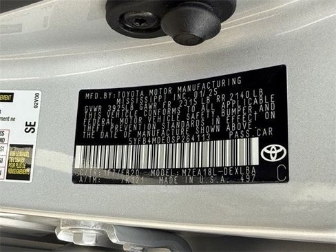 Used 2025 Toyota Corolla LE image 31