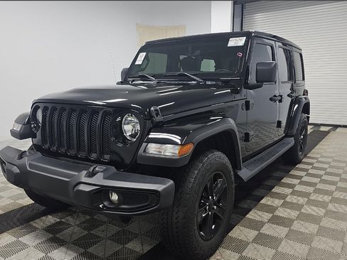 Used 2022 Jeep Wrangler Unlimited Sahara AWD/4WD image 1