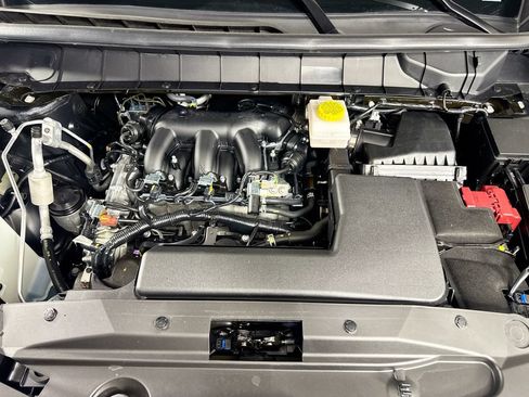 Used 2025 Nissan Pathfinder Platinum AWD/4WD image 40
