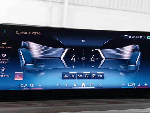 Used 2025 BMW X7 xDrive40i AWD/4WD image 25