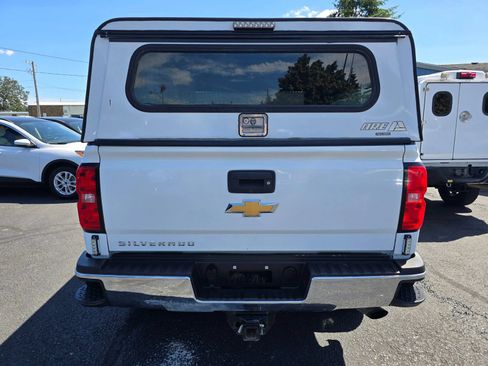 Used 2019 Chevrolet Silverado 2500 W/T AWD/4WD image 4