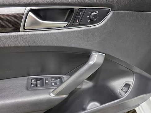 Used 2018 Volkswagen Passat 3.6 FWD image 8