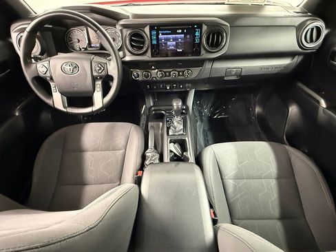 Used 2019 Toyota Tacoma TRD Sport w/ Technology Package image 34