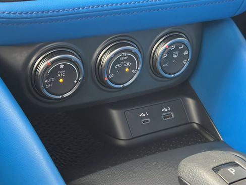 Used 2024 Nissan Z Performance w/ Floor Mat Package image 31