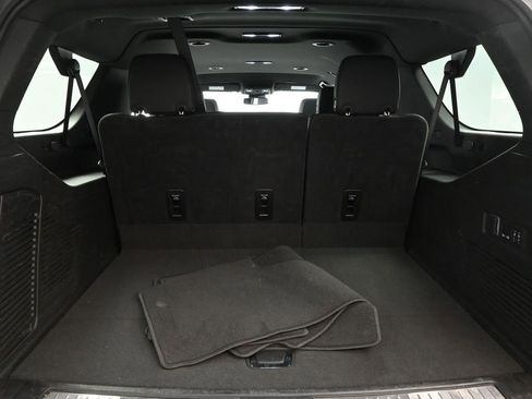 Used 2025 Chevrolet Suburban Premier image 43