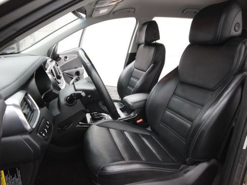 Used 2017 Kia Sorento EX w/ EX V6 Premium Package image 12