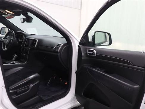 Certified 2018 Jeep Grand Cherokee Altitude AWD/4WD image 15