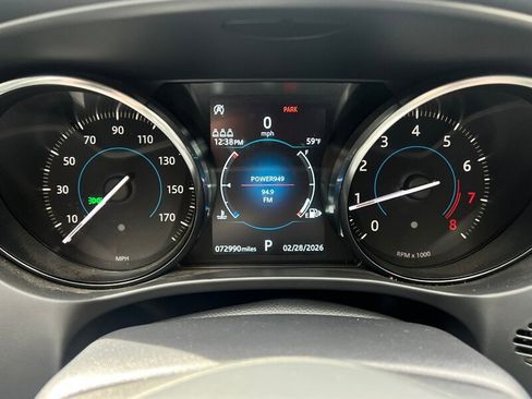 Used 2019 Jaguar F-PACE image 33