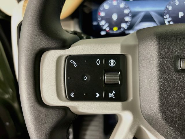 New 2026 Land Rover Defender 110 X-Dynamic SE AWD/4WD image 10