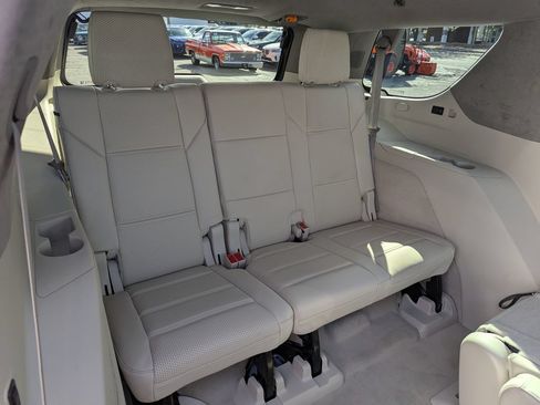 Used 2022 Cadillac Escalade Premium Luxury Platinum AWD/4WD image 45