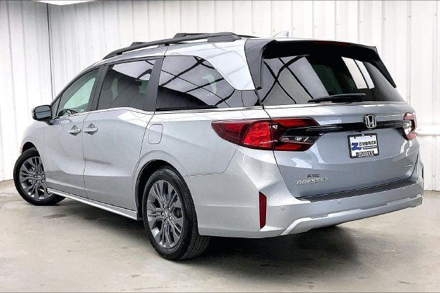 Certified 2026 Honda Odyssey Touring image 11