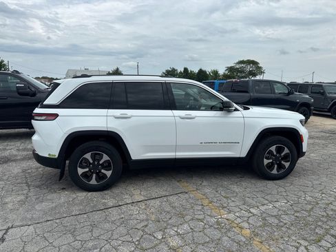 Used 2023 Jeep Grand Cherokee 4WD 4xe image 5