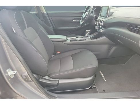 Used 2020 Nissan Sentra SV image 18