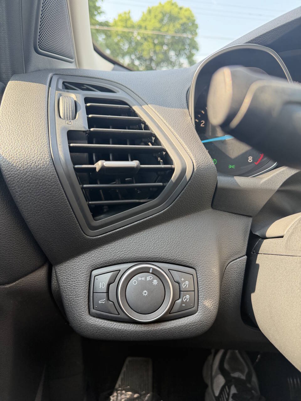 Used 2018 Ford Escape SE AWD/4WD image 25