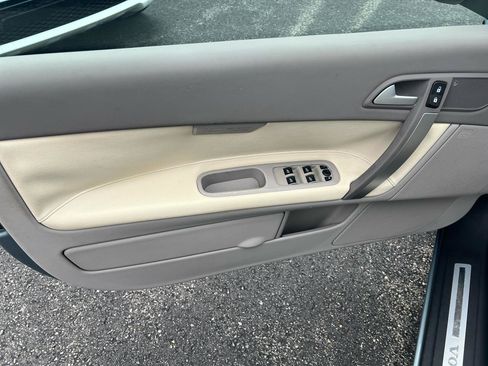 Used 2009 Volvo C70 T5 FWD image 10