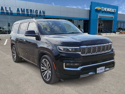 Used 2023 Jeep Grand Wagoneer Series III AWD/4WD image 2