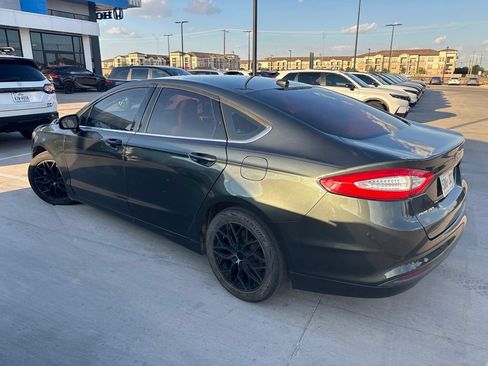 Used 2016 Ford Fusion SE FWD image 27