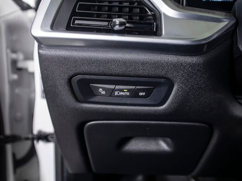 Used 2025 BMW X6 xDrive40i w/ Climate Comfort Package image 40