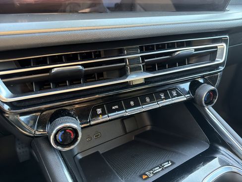 Certified 2025 Chevrolet Traverse LT w/ Driver Confidence Package image 22