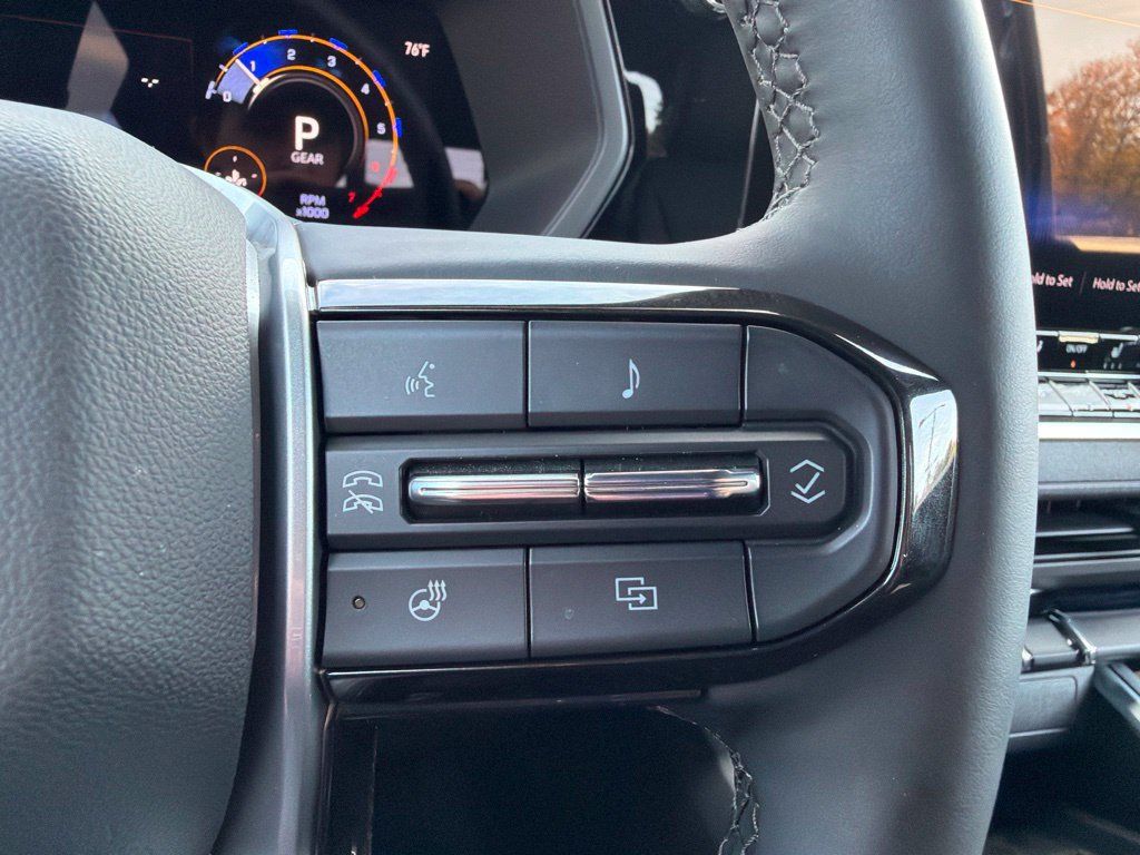 Certified 2025 Chevrolet Colorado Trail Boss AWD/4WD image 14