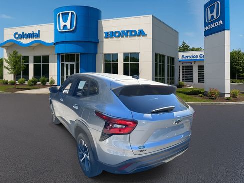 Used 2024 Chevrolet Trax RS w/ Driver Confidence Package image 4