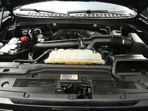 Certified 2025 Ford Expedition Platinum w/ Driver's Package AWD/4WD image 31
