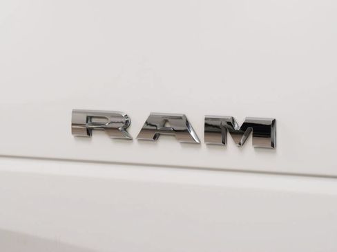Used 2025 RAM 5500 4x4 Crew Cab image 11