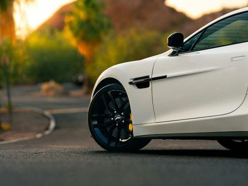 Used 2015 Aston Martin Vanquish Coupe image 7