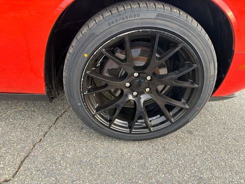 Used 2020 Dodge Challenger SXT image 32